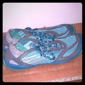 Merrell Vibram Barefoot pace glove, size 6.5